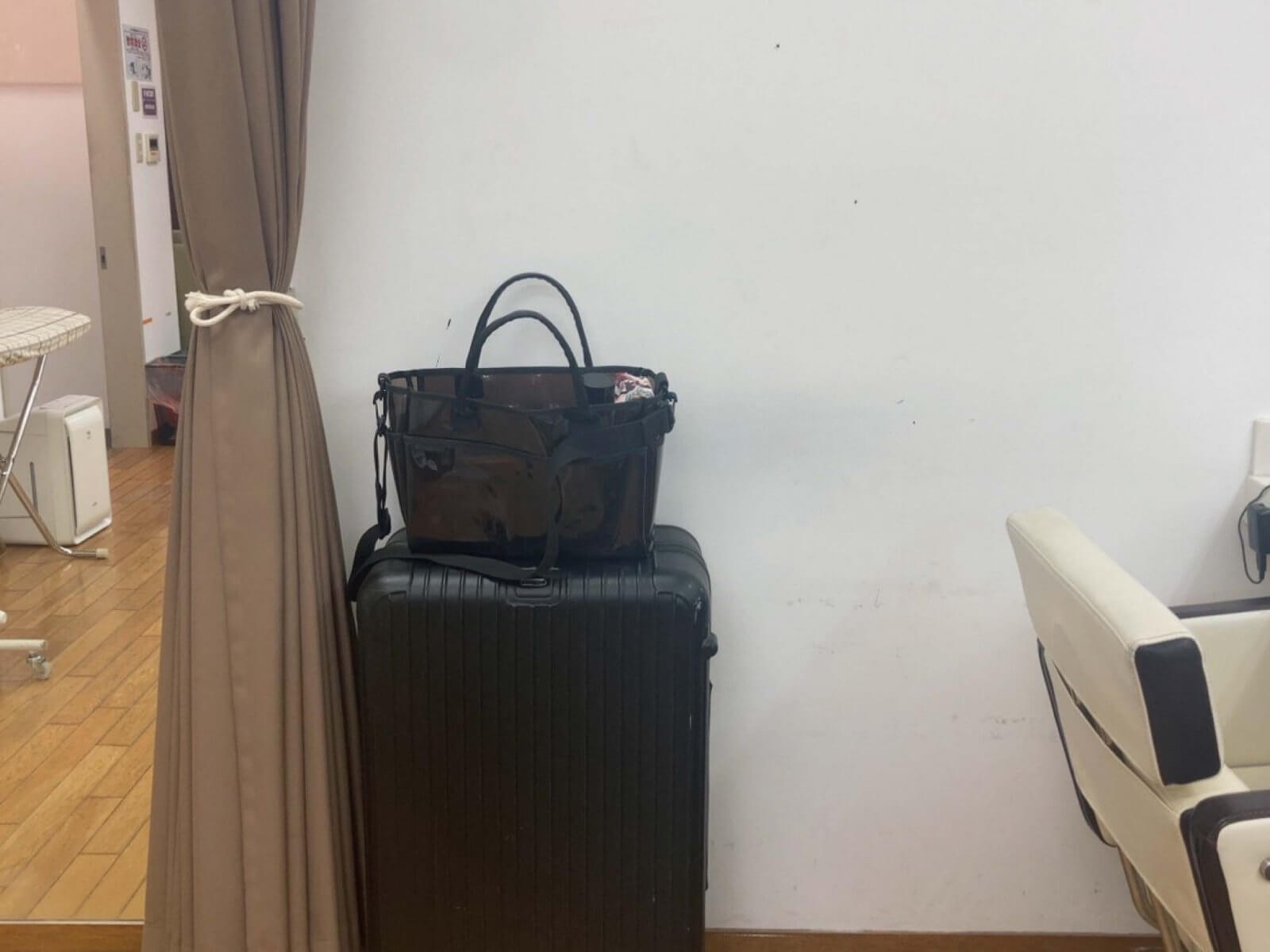覗きたくなる、メイクアップアーティストのバッグの中身