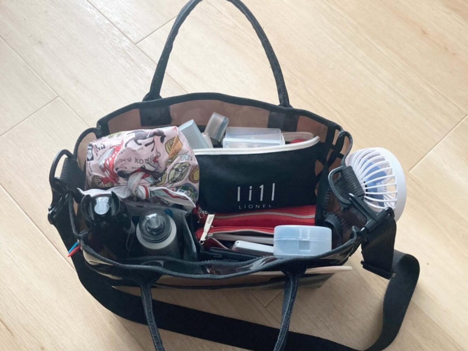 覗きたくなる、メイクアップアーティストのバッグの中身